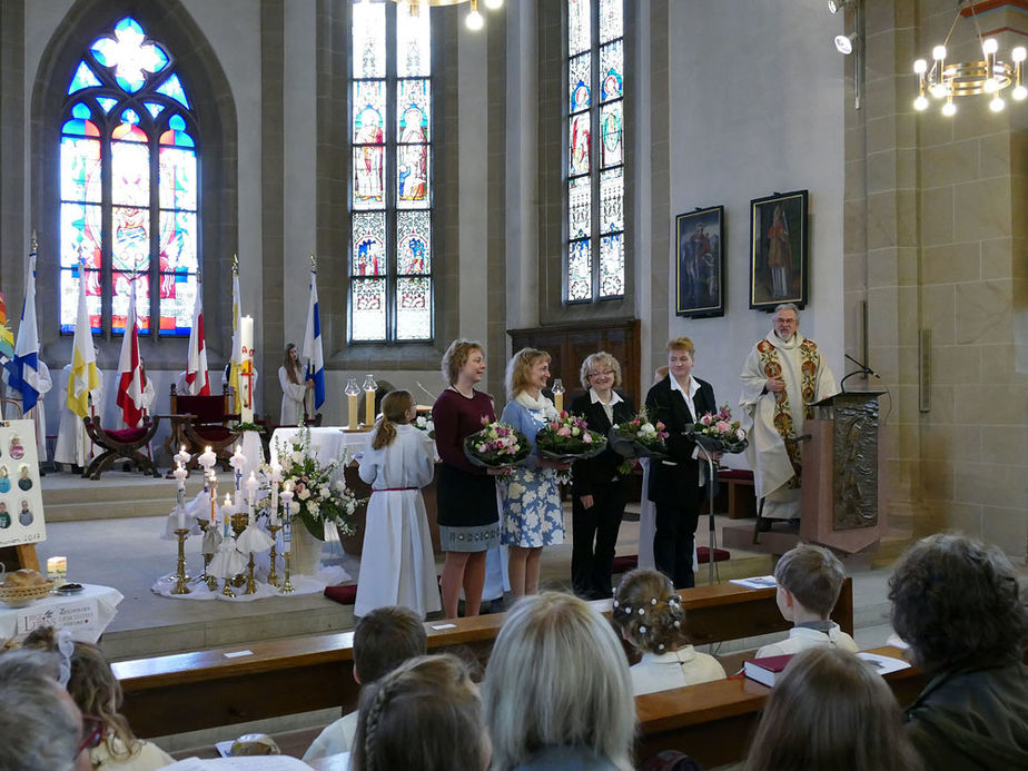 1. Heilige Kommunion in St. Crescentius (Foto: Karl-Franz Thiede)